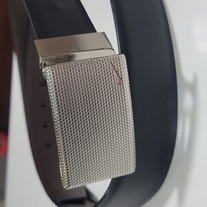Nike Black Leather Belt with Textured Silver Buckle Sz XL 42-44